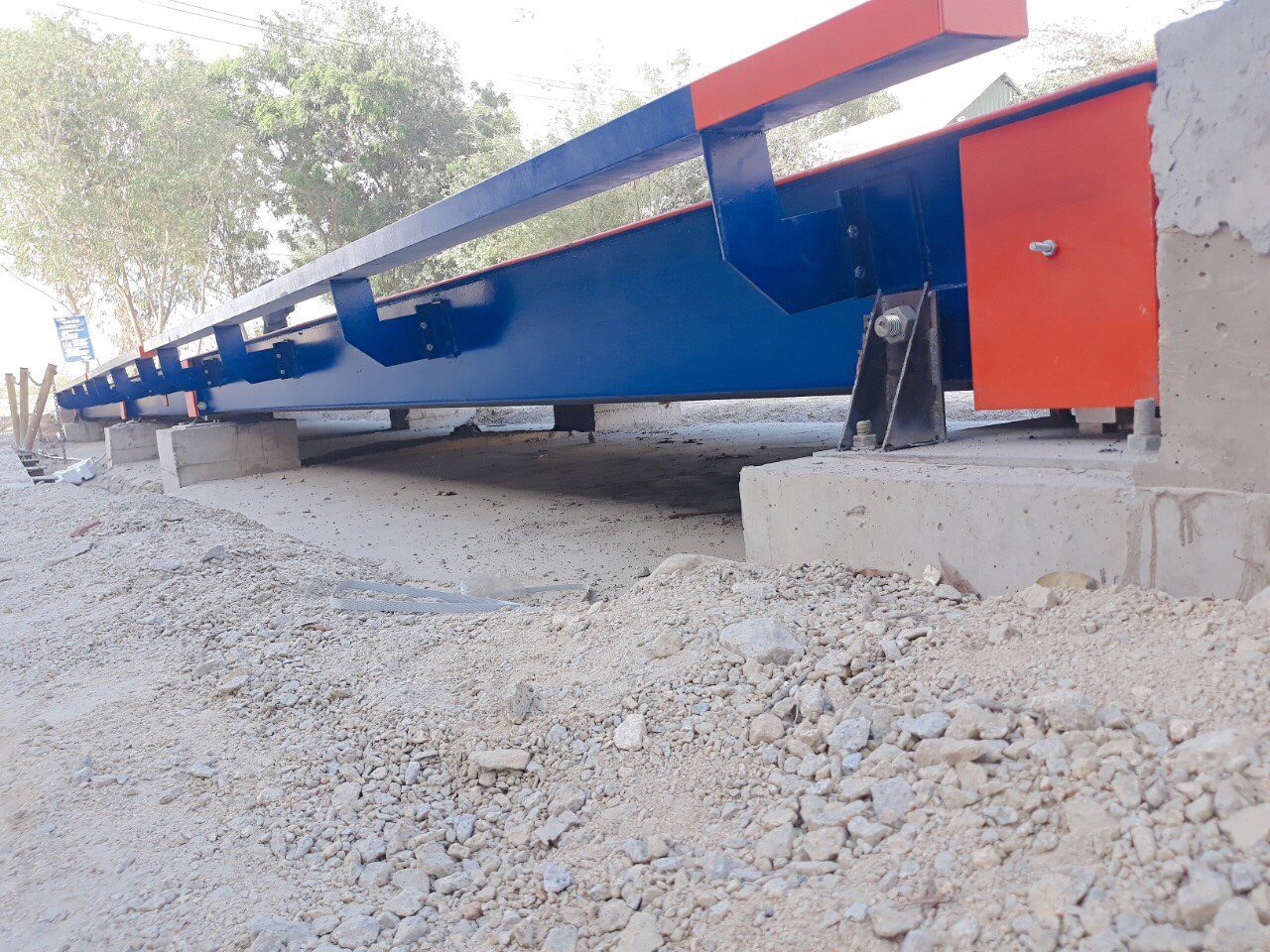 Khung bàn cân xe tải 100 tấn