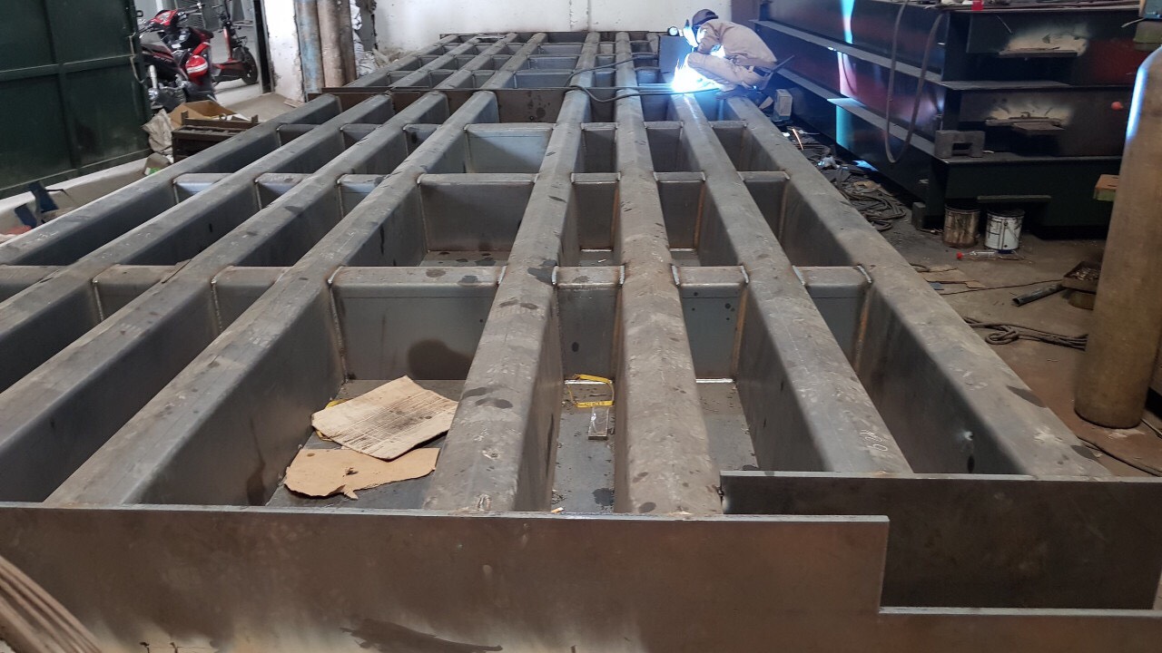 Khung bàn cân xe tải 20 tấn gia công tại Cân Việt Mỹ